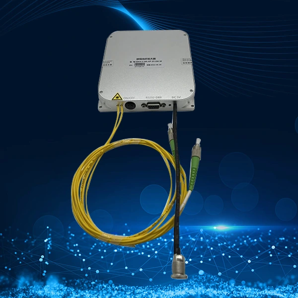 Amplificador de fibra-óptica