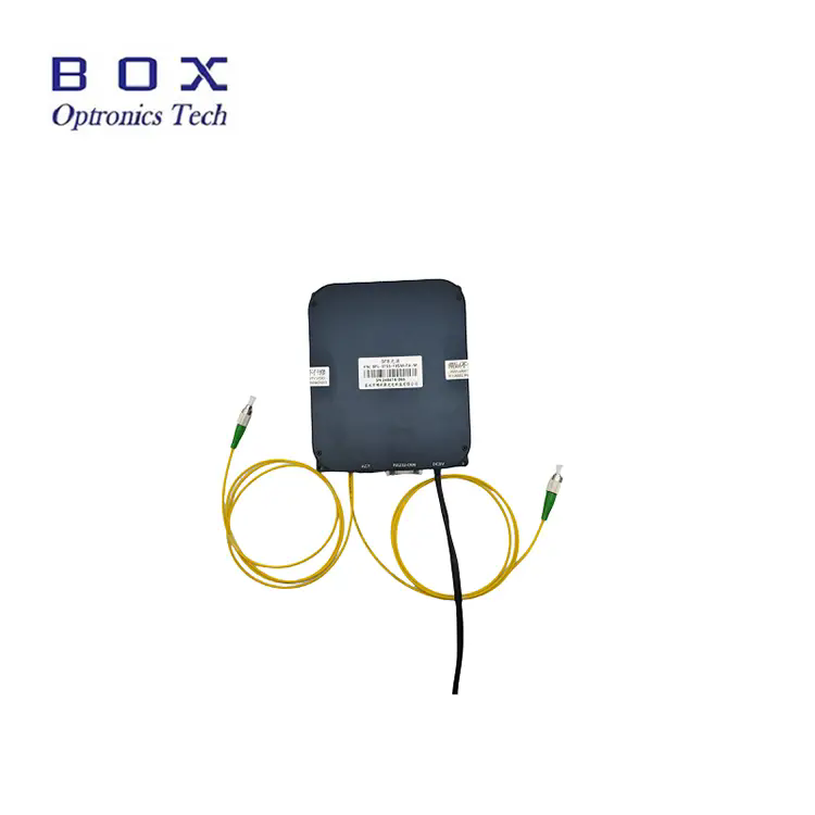 Como um amplificador de fibra óptica melhora a qualidade da transmissão do sinal?